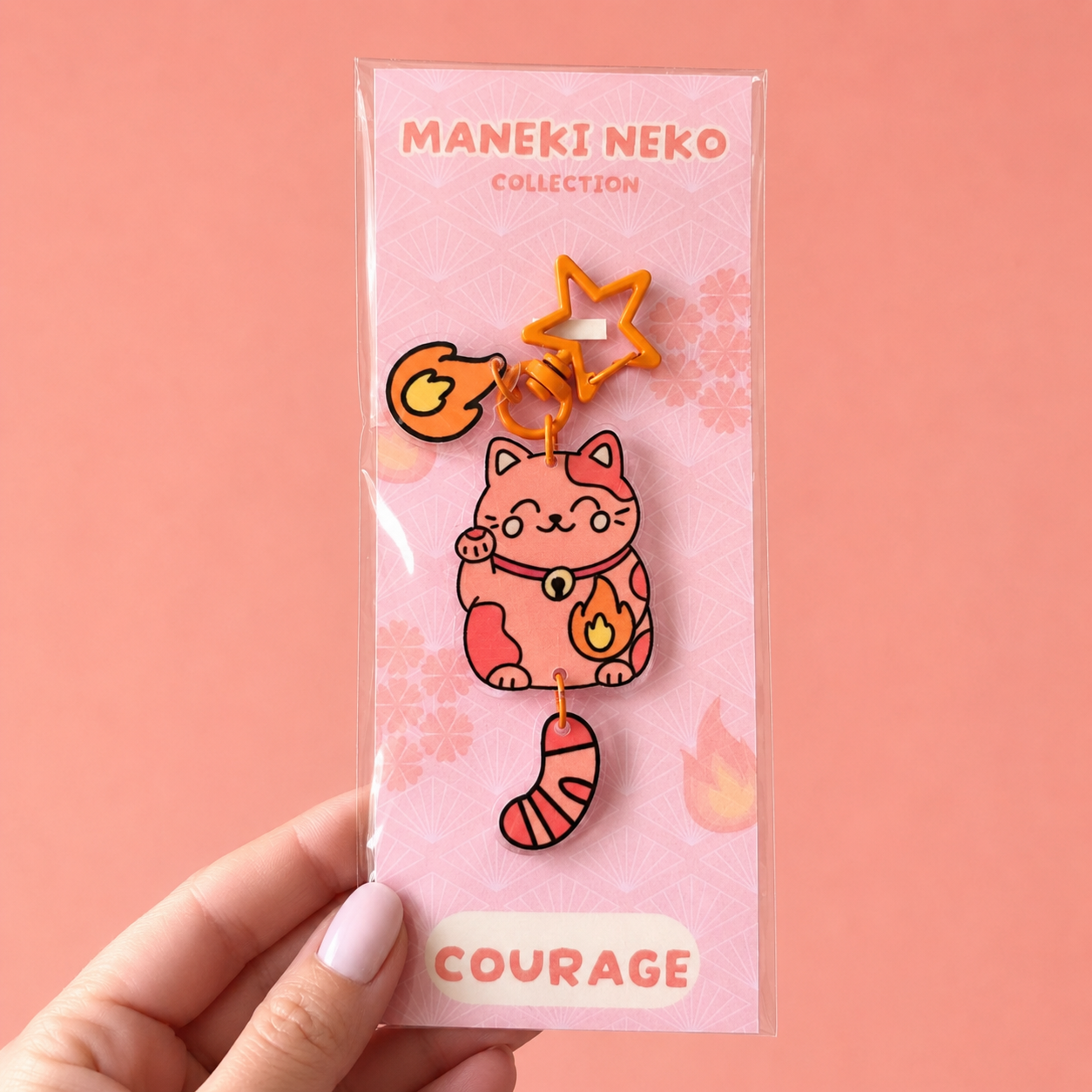 Porte-clé Maneki Neko Courage présenté sur sa carte illustrée